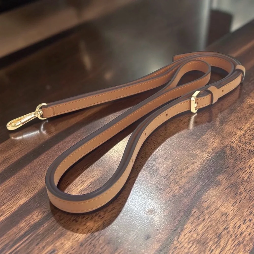 MCM Visettos Leather iPhone 11 PRO Case with Straps 😍🔥